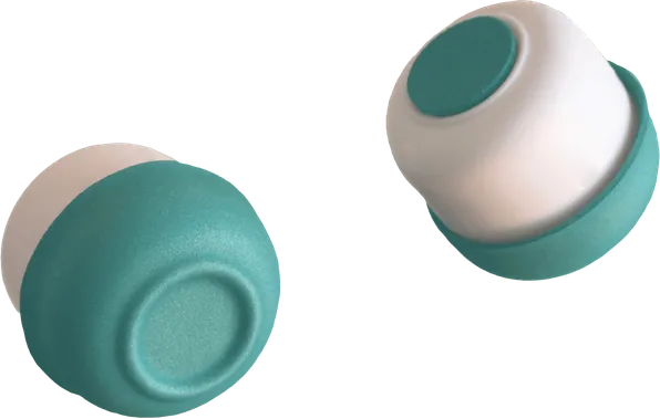 Dos fichas de Te Suena. A la primera ficha se le ve el relive identificador con la forma de un circulo.